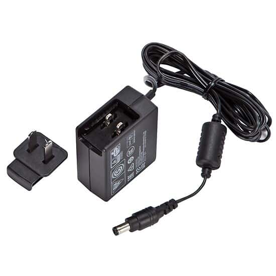 Netadapter met unversele aansluitingen .